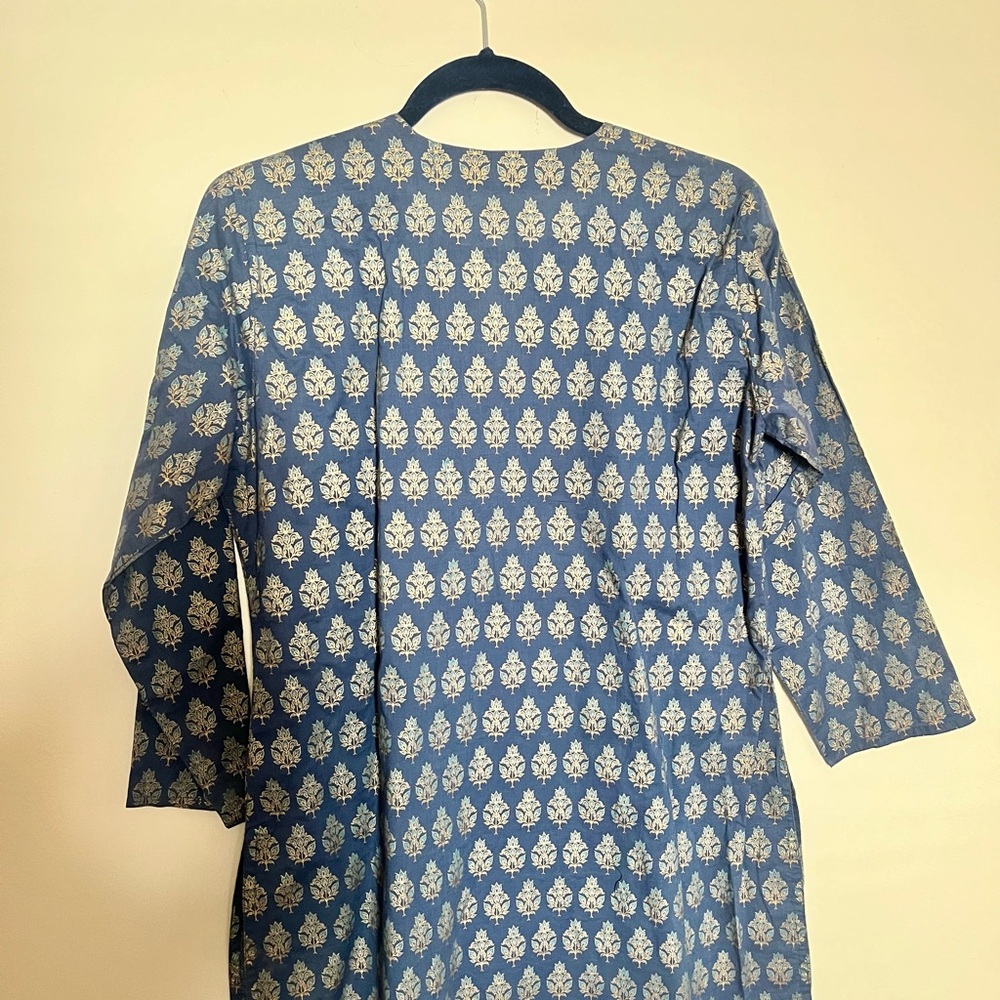 Blue and Gold Patterned Tunic - Picture 5 of 5